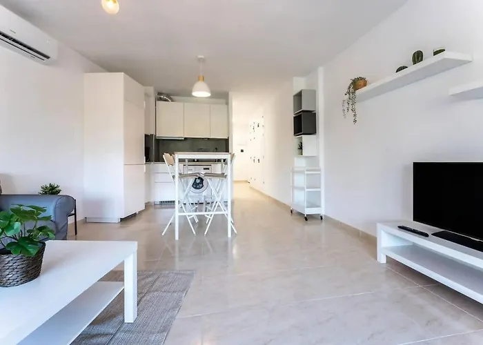 Cyv - Sea, Sun And Pool Combined Apartment